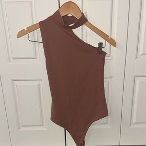 Chic Rust One-Shoulder Bodysuit